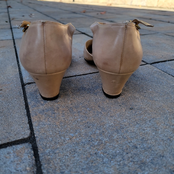 Ferragamo kitten Heels sz 6 - Picture 3 of 9